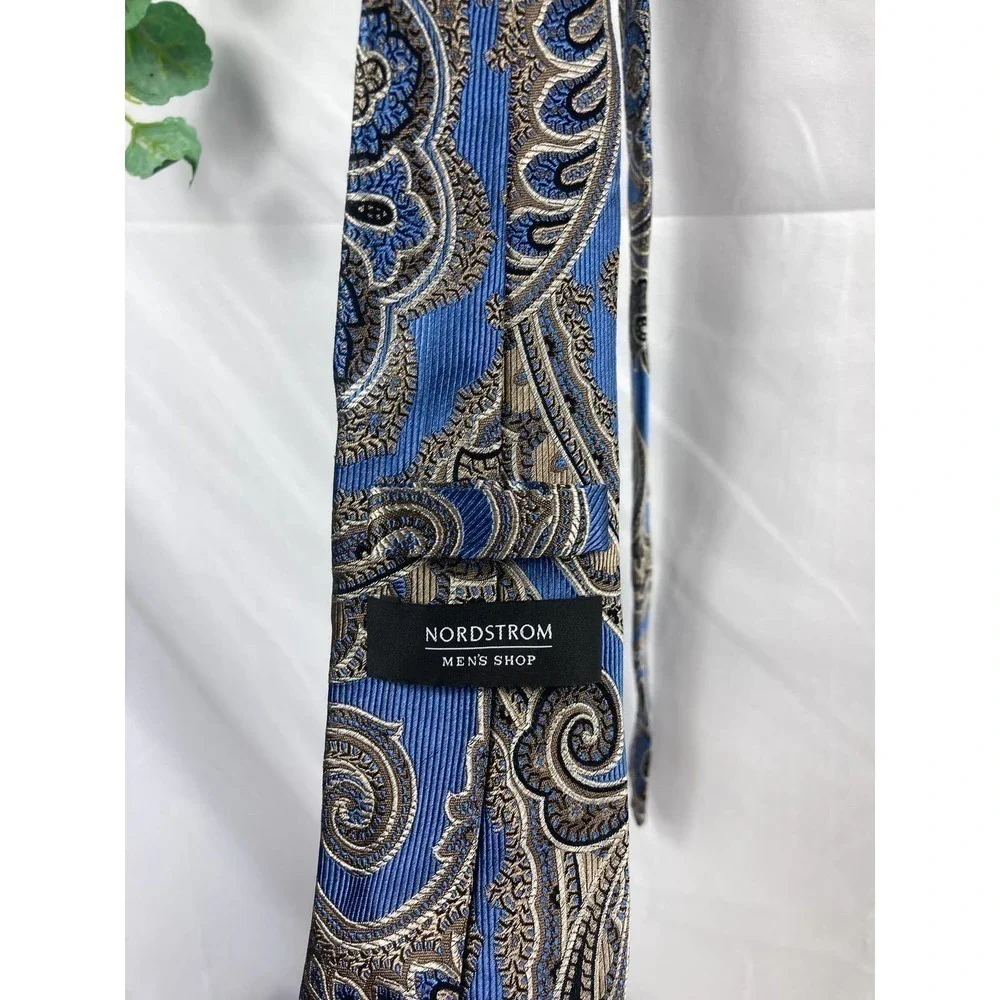 NWT Nordstrom Mens Shop silk paisley tie